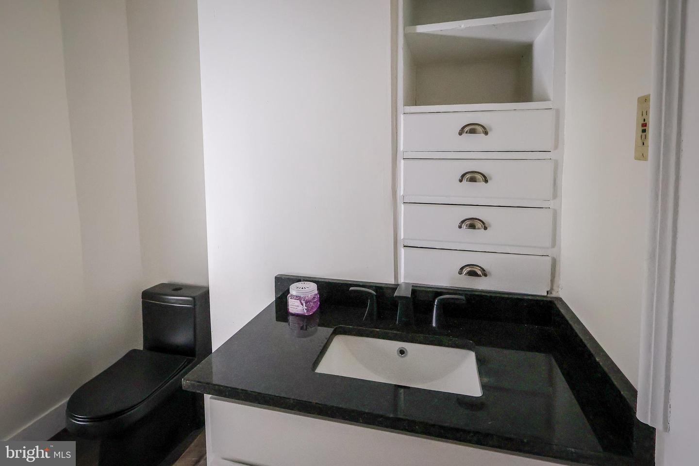 506 S Main St Property Photo 12