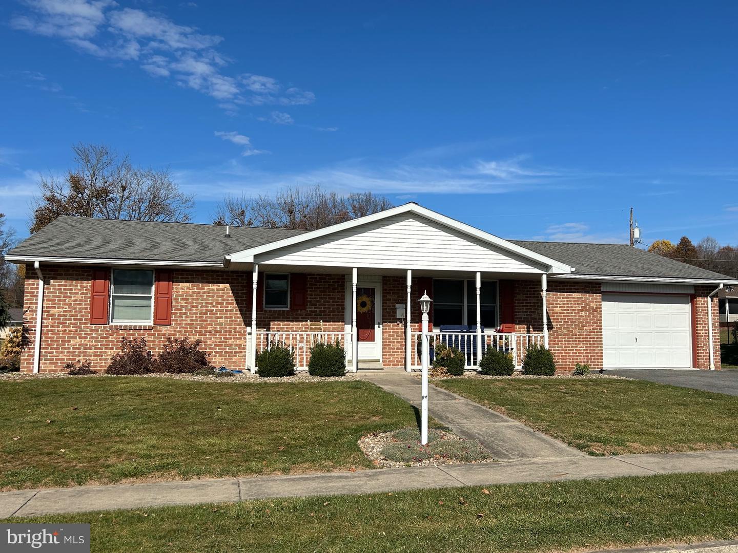 607 Bowman St Property Photo