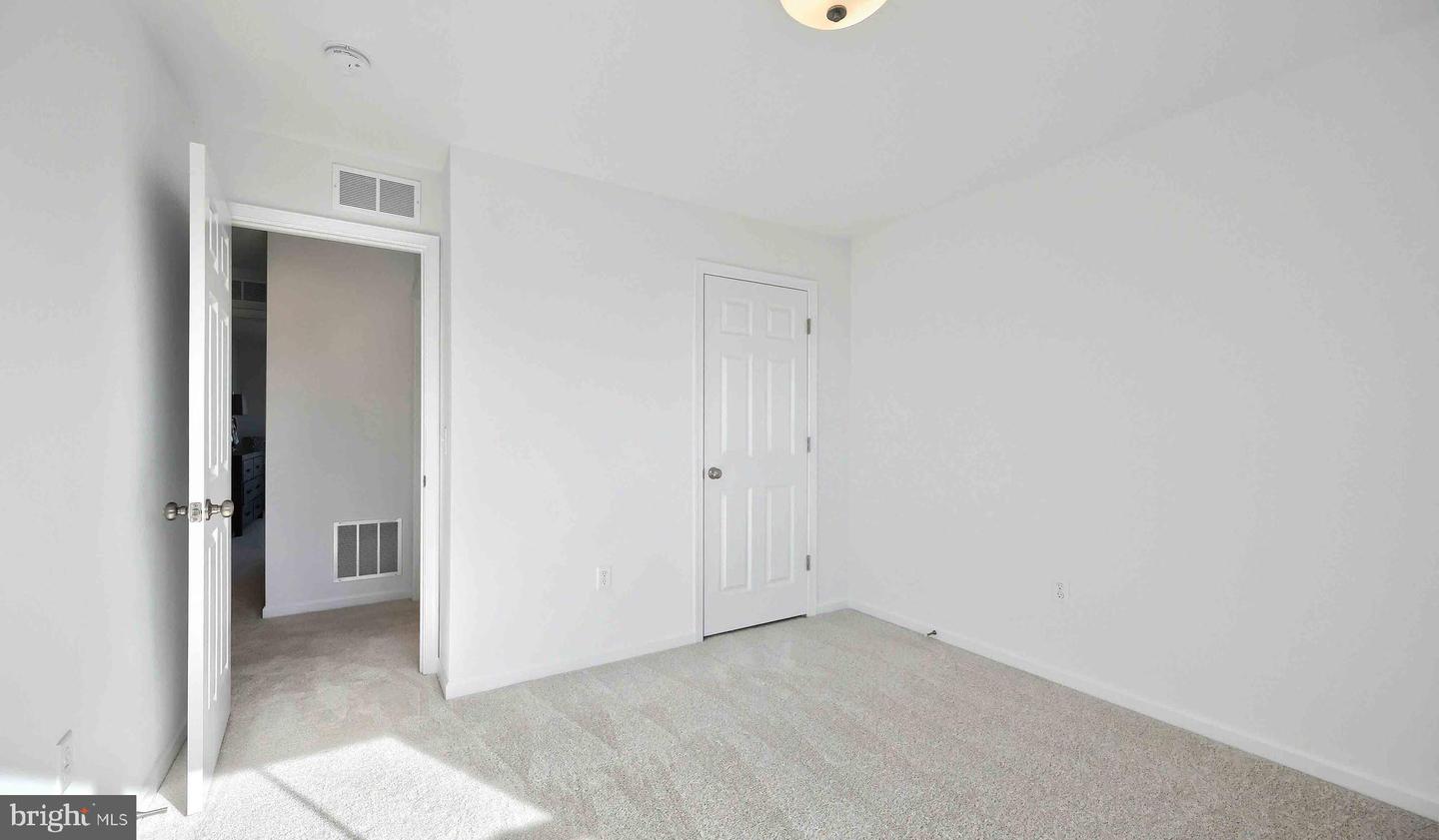 2436 Hawthorne Dr Property Photo 27