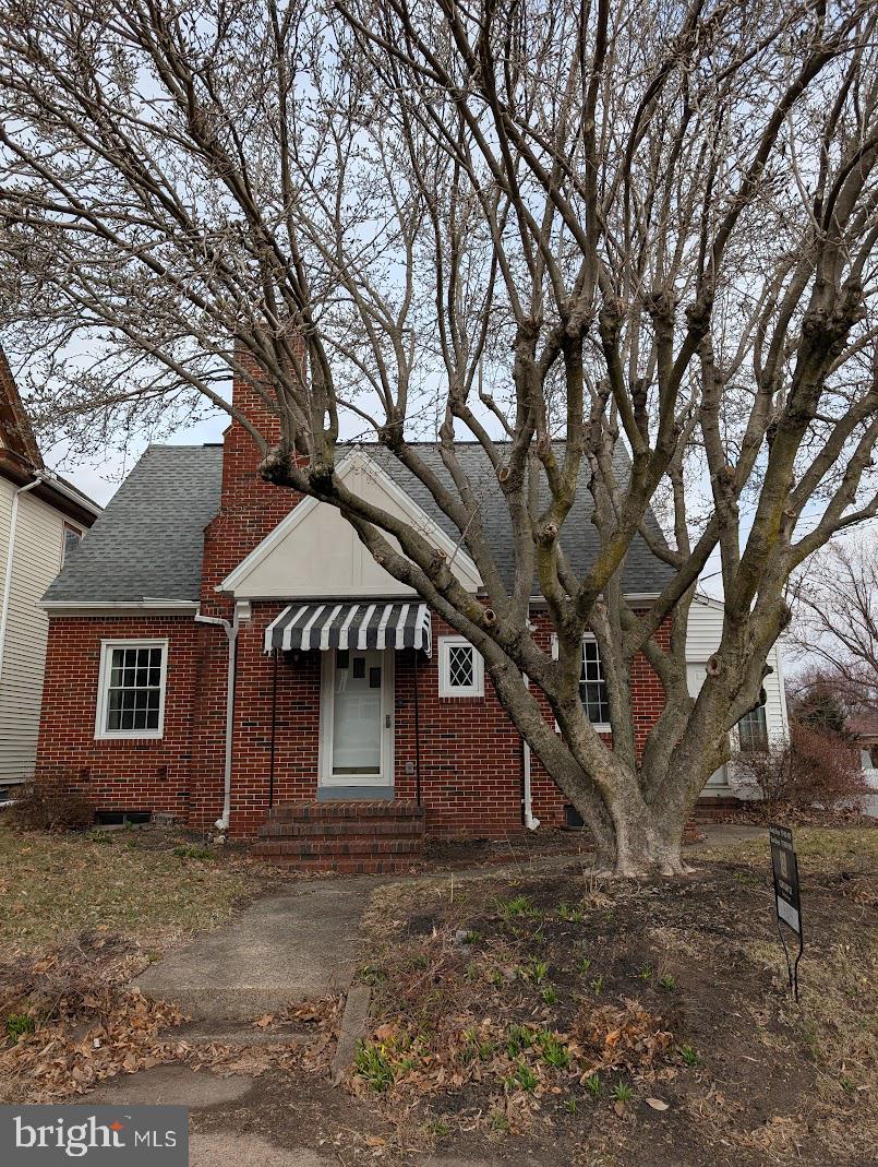 97 E Broad St Property Photo