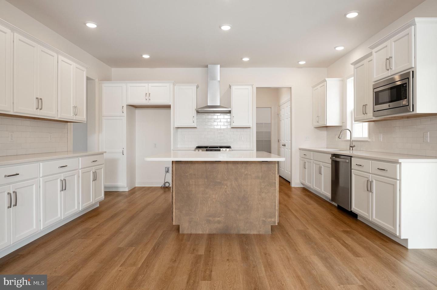 1015 Mary's Way #lot #37 Property Photo 5
