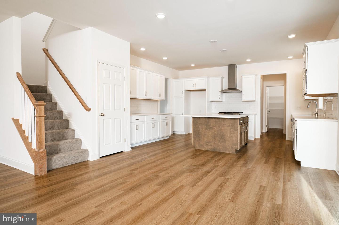 1015 Mary's Way #lot #37 Property Photo 6