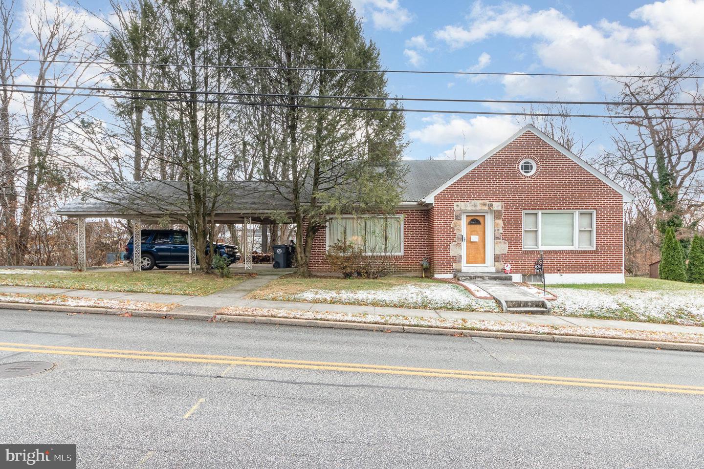 626 Pine St Property Photo 1