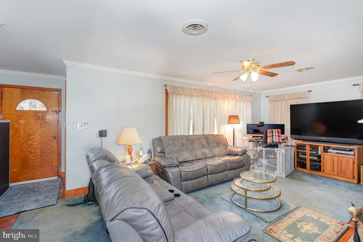 626 Pine St Property Photo 3