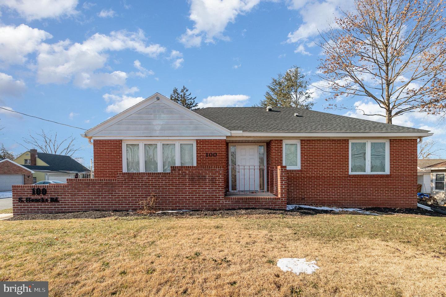 100 S Houcks Rd Property Photo 2