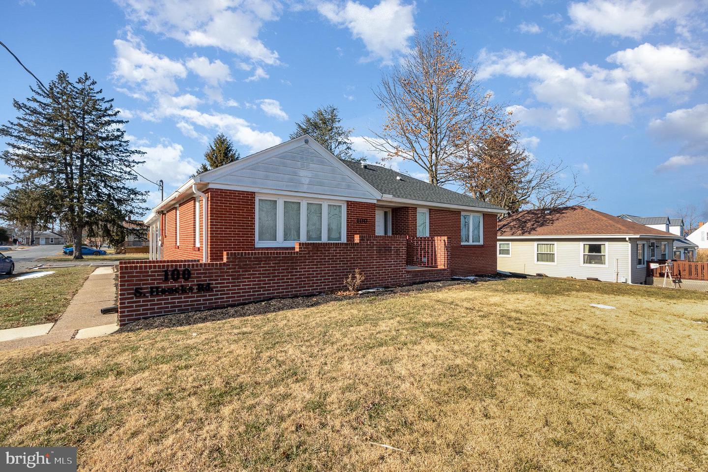 100 S Houcks Rd Property Photo 3