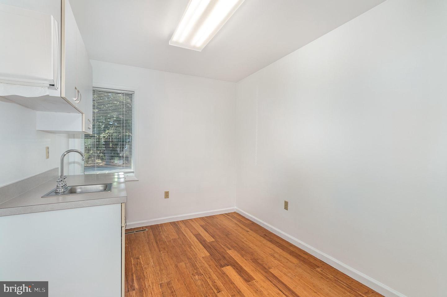 100 S Houcks Rd Property Photo 14