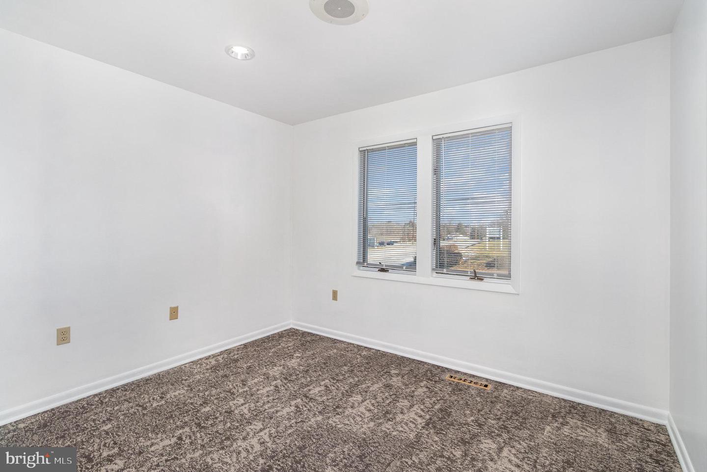 100 S Houcks Rd Property Photo 15