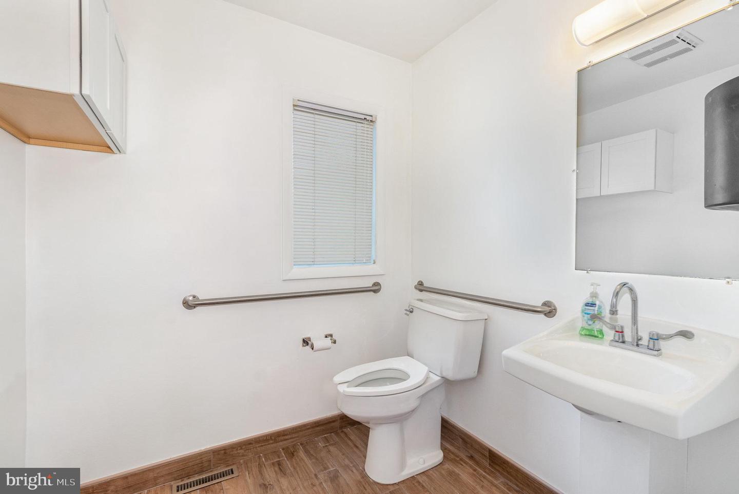 100 S Houcks Rd Property Photo 17