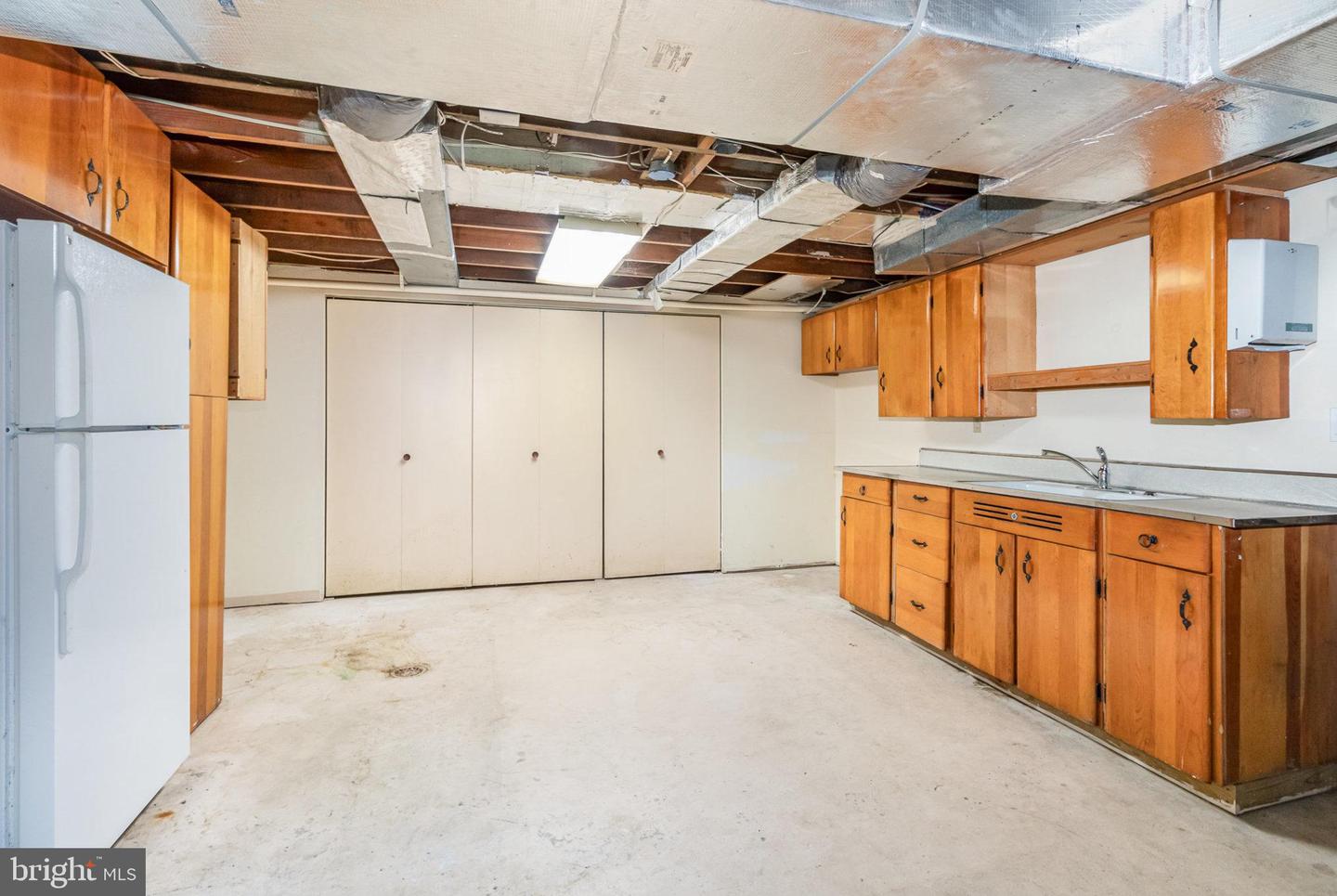 100 S Houcks Rd Property Photo 22