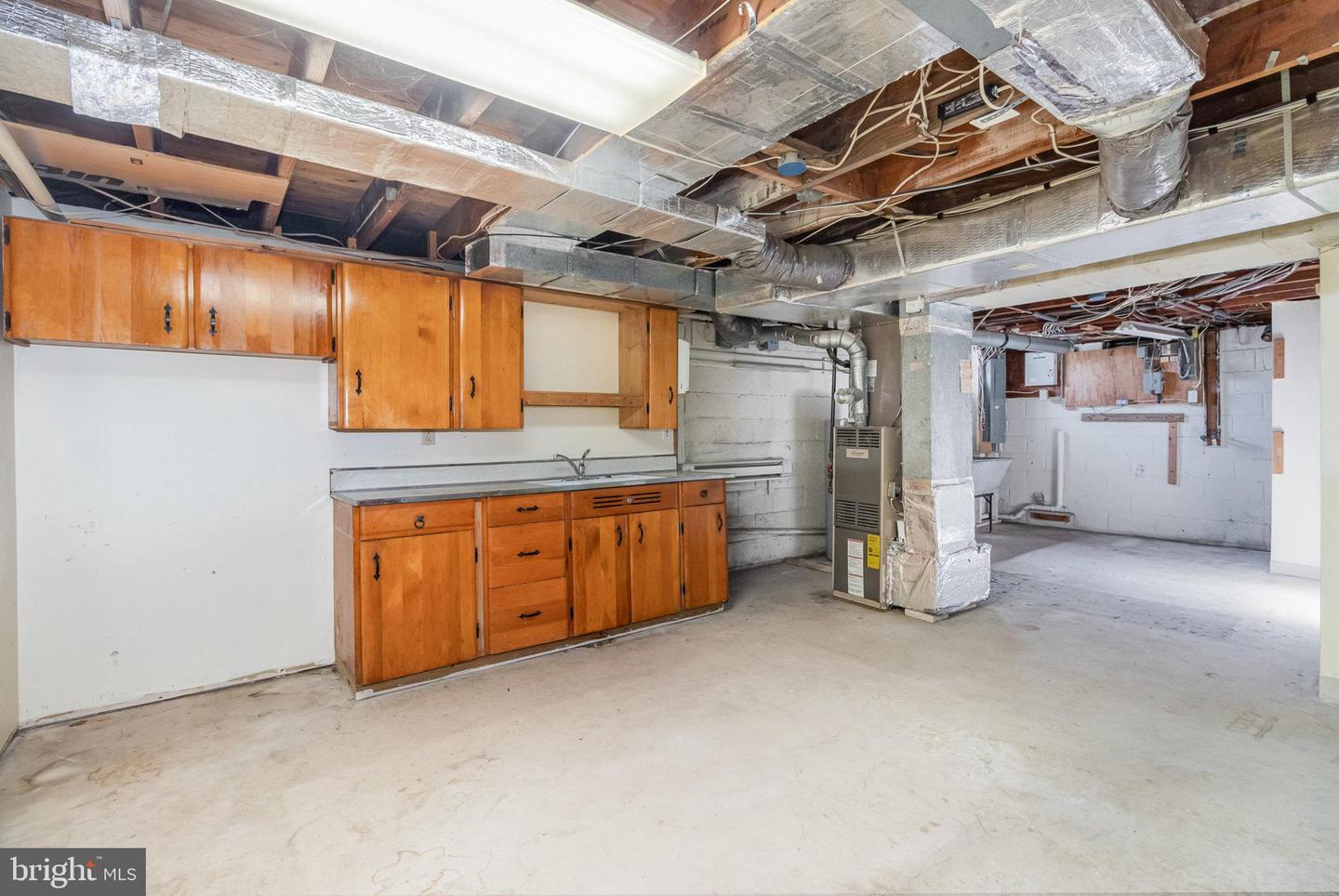 100 S Houcks Rd Property Photo 23