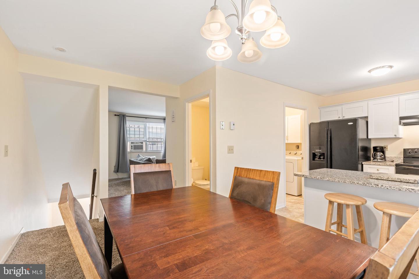 276 Broad St Property Photo 5