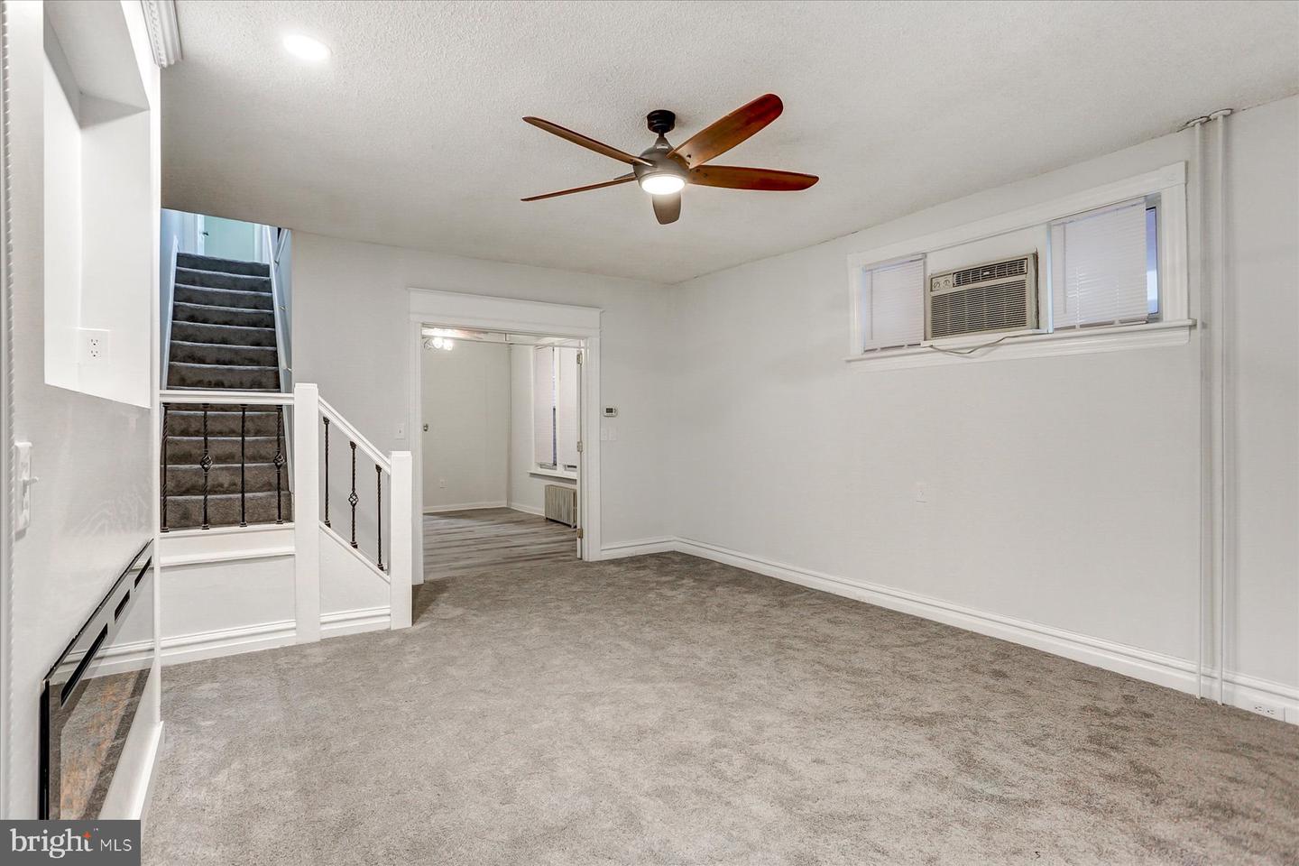 1723 State St Property Photo 5