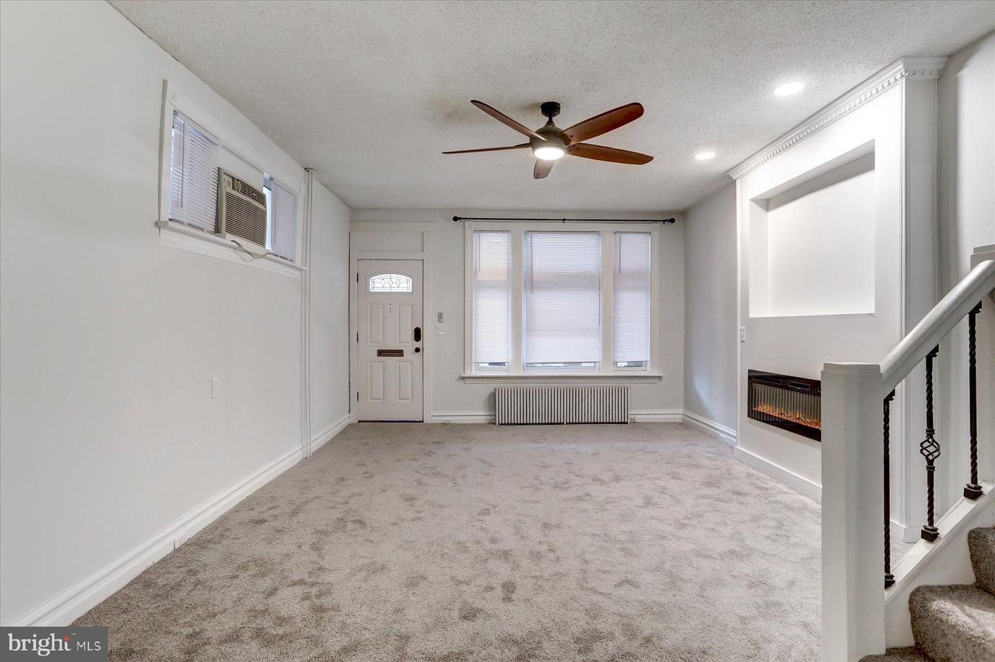 1723 State St Property Photo 6