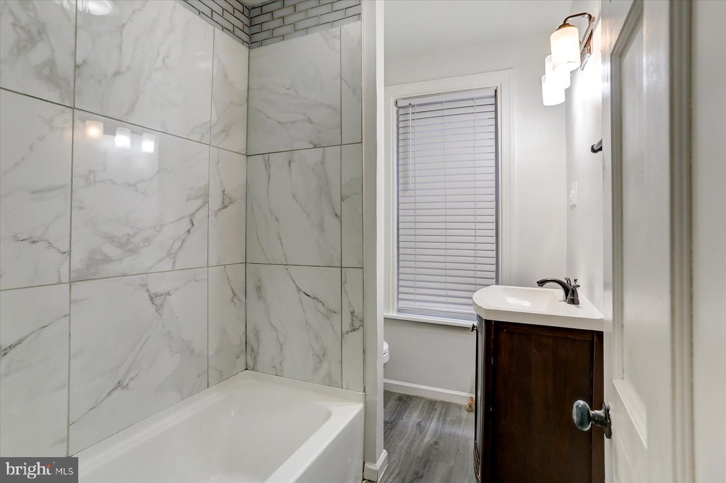 1723 State St Property Photo 25