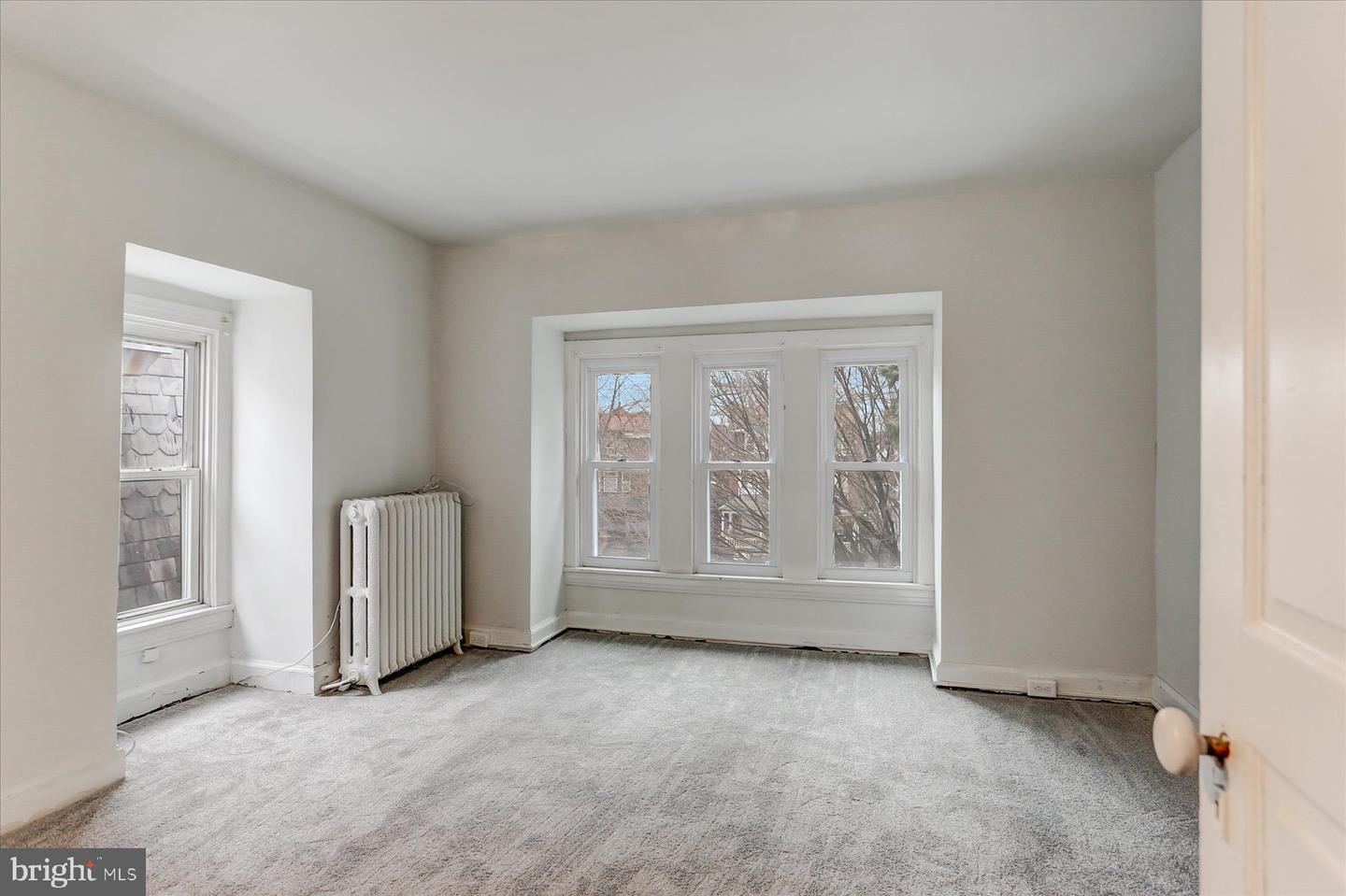 1723 State St Property Photo 27