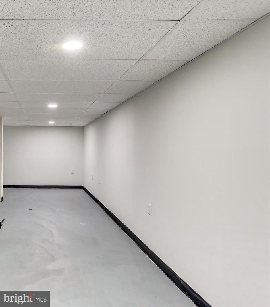 1723 State St Property Photo 30