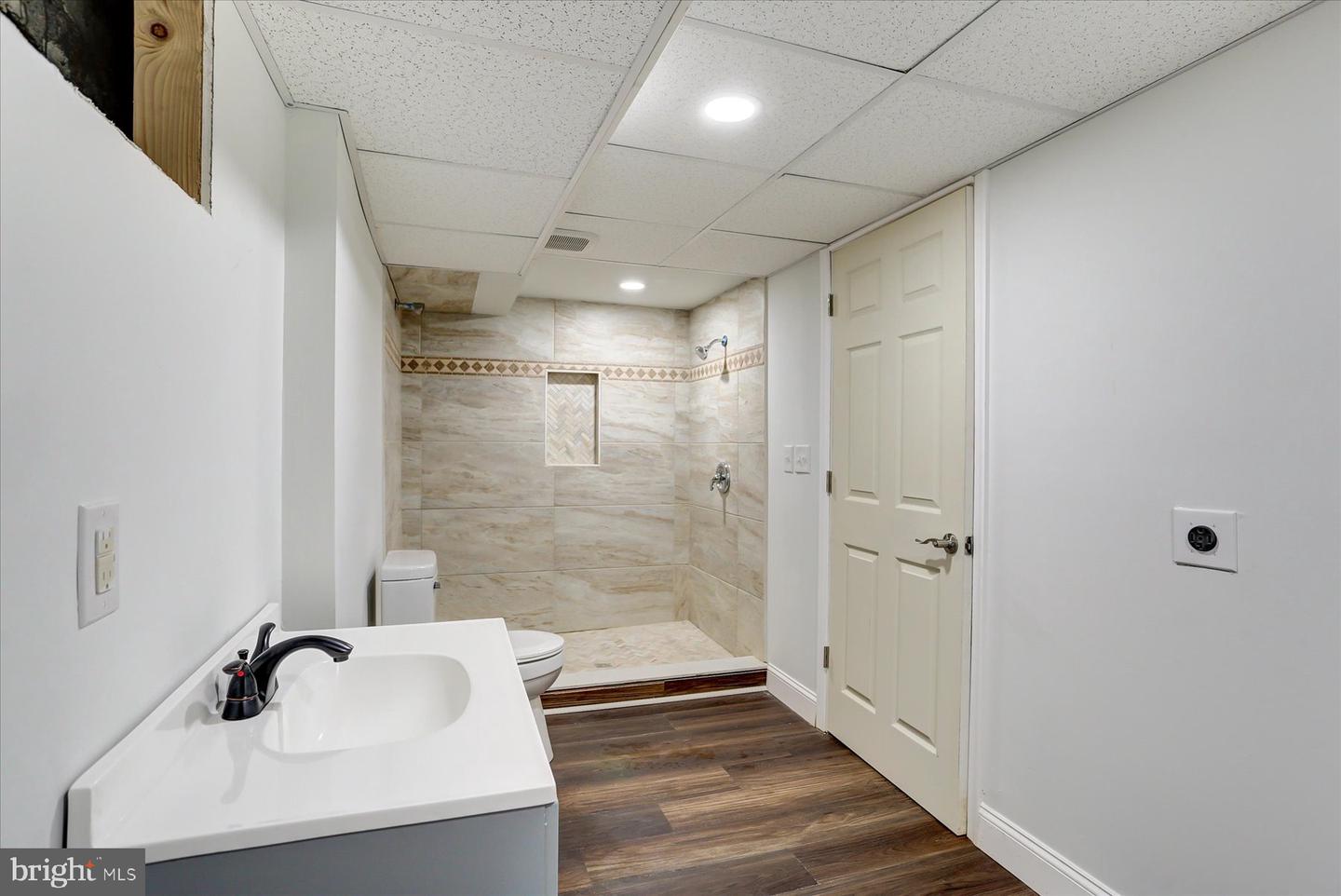 1723 State St Property Photo 31