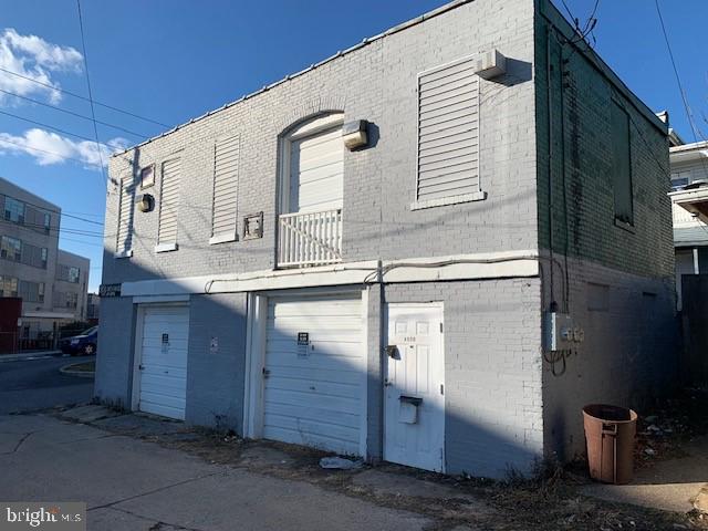 1926 Central St Property Photo 3