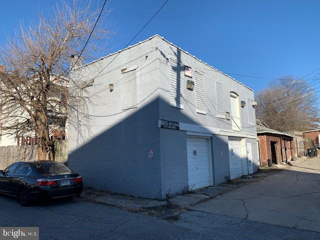 1926 Central St Property Photo 4
