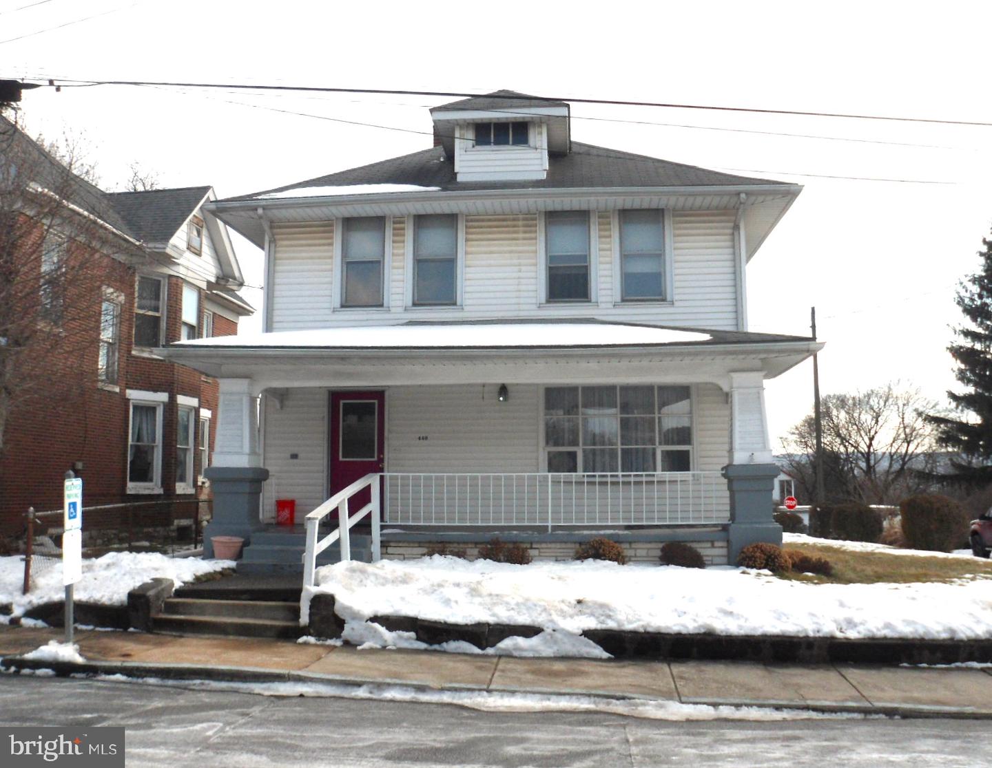 440 2nd St Property Photo