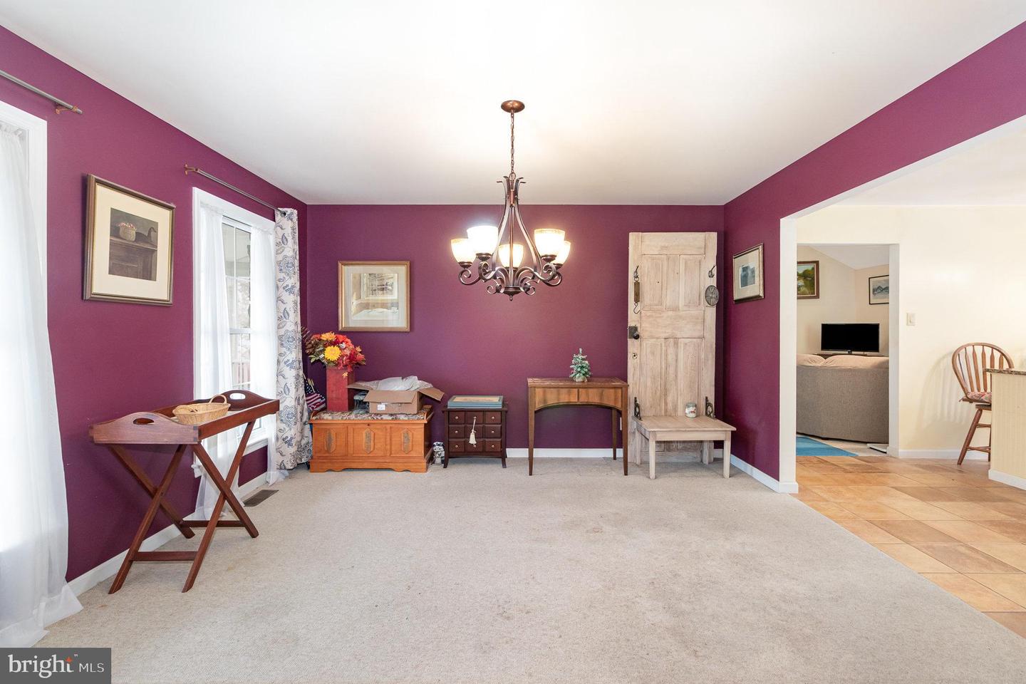 4229 Roundtop Rd Property Photo 3