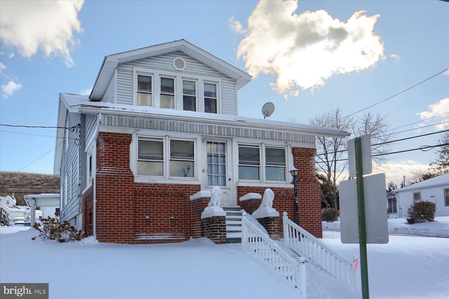 38 E Broad St Property Photo