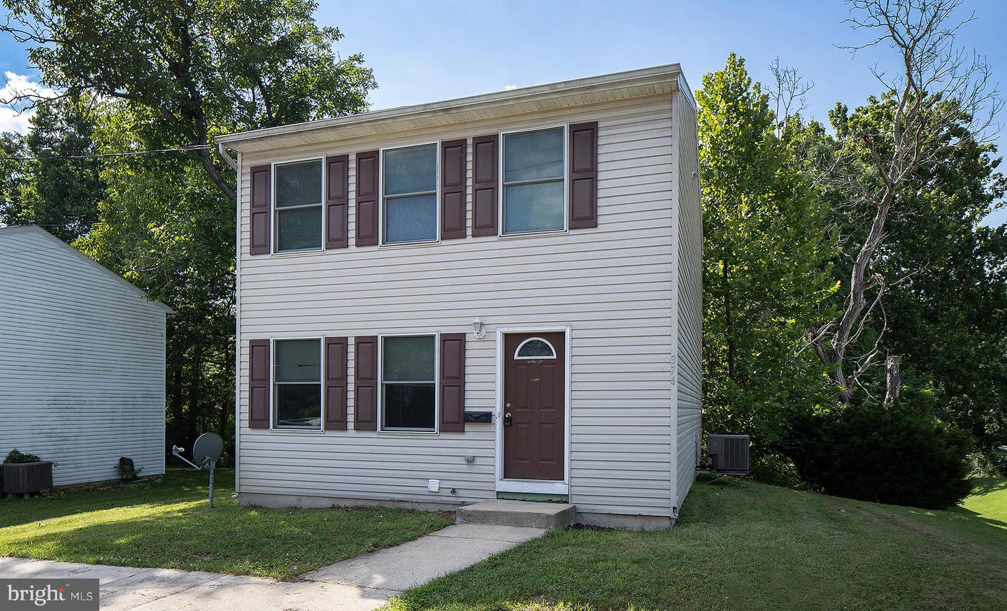 374 Chambers St Property Photo