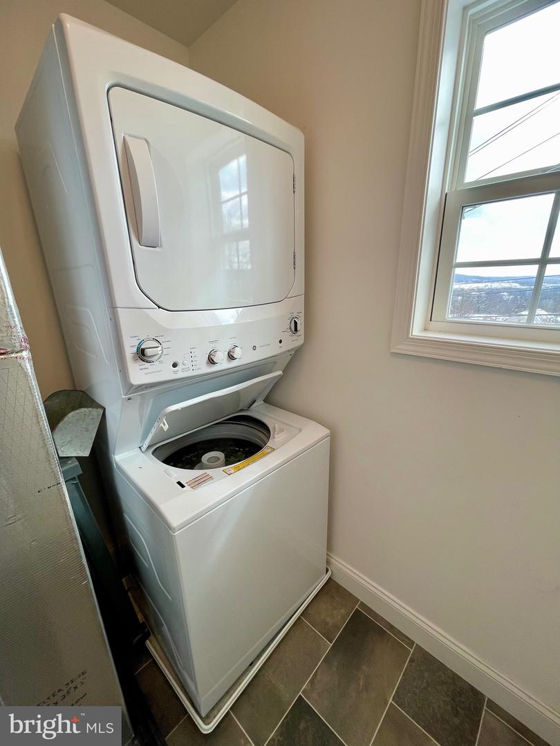 8431 Hilton St Property Photo 9