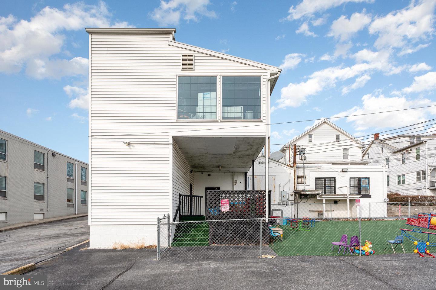 2617-2629 Herr St Property Photo 16