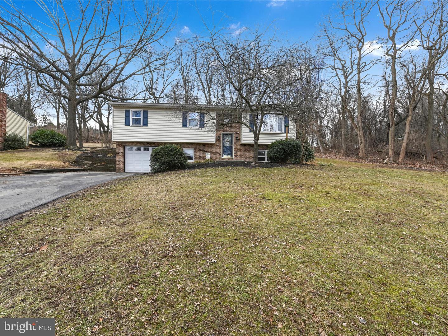 5981 Hocker Dr Property Photo