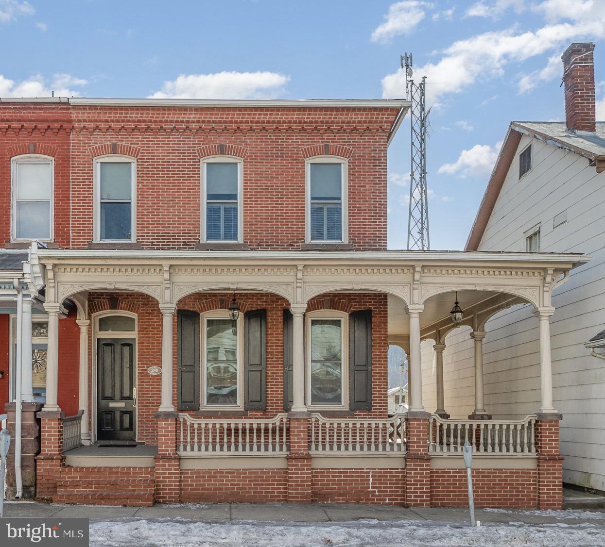 240 Union St Property Photo
