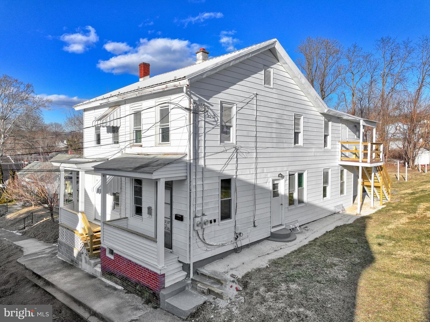 562- 564 Race St Property Photo 2
