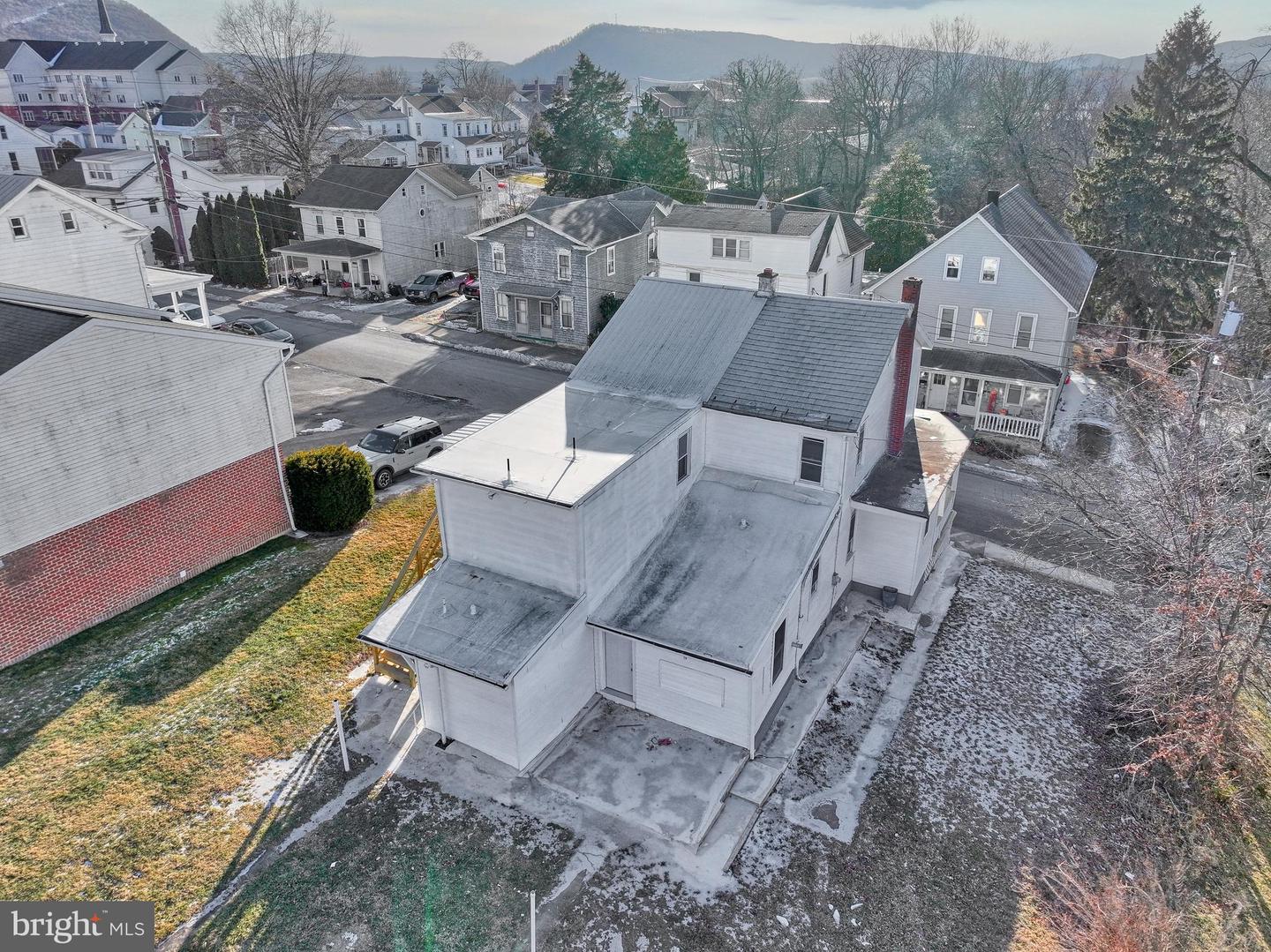 562- 564 Race St Property Photo 4