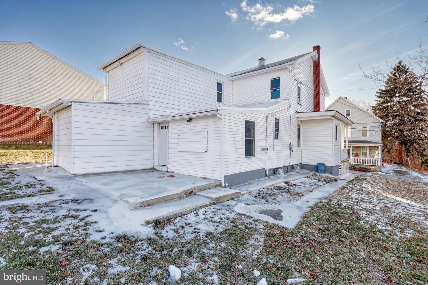 562- 564 Race St Property Photo 7