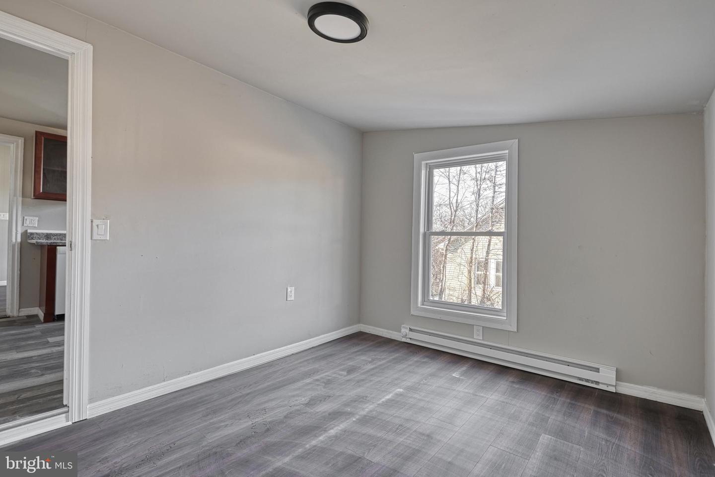 562- 564 Race St Property Photo 22