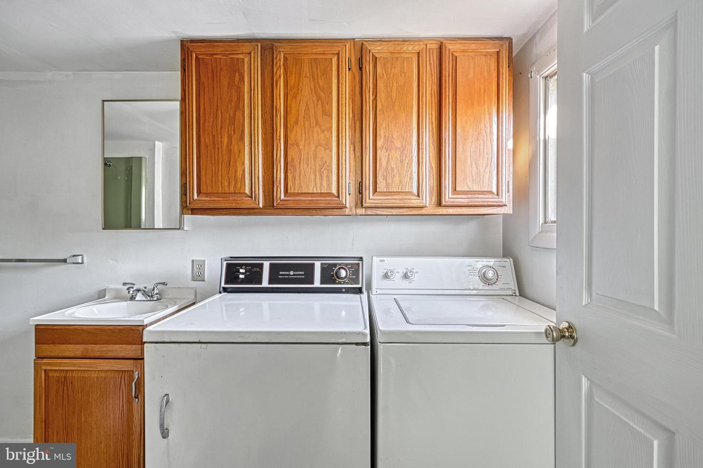 562- 564 Race St Property Photo 27