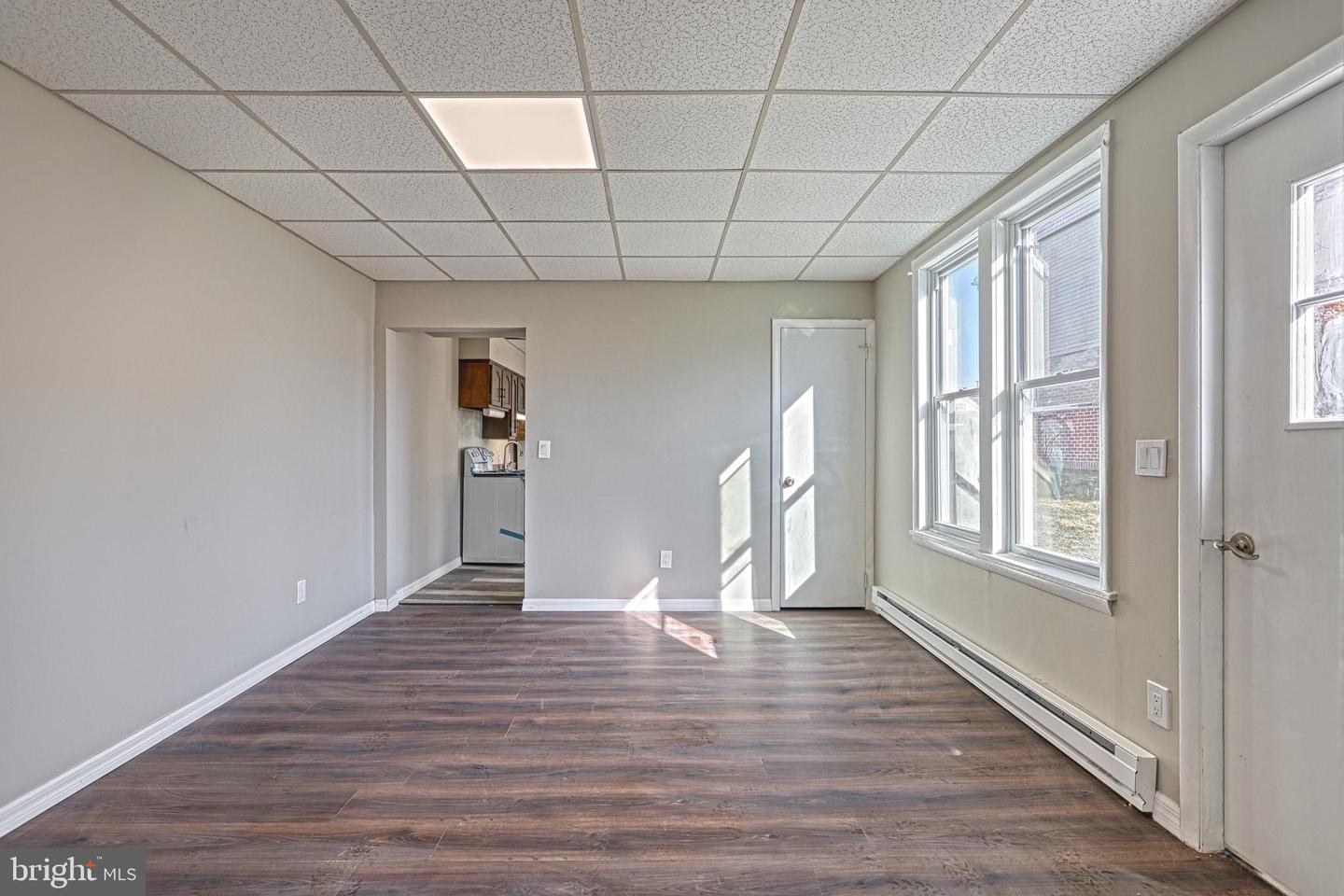 562- 564 Race St Property Photo 30