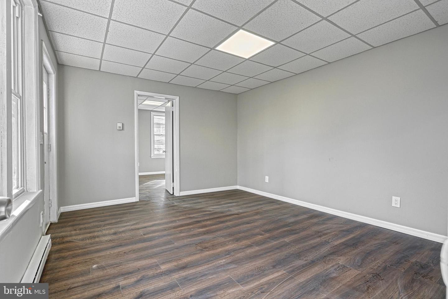 562- 564 Race St Property Photo 33