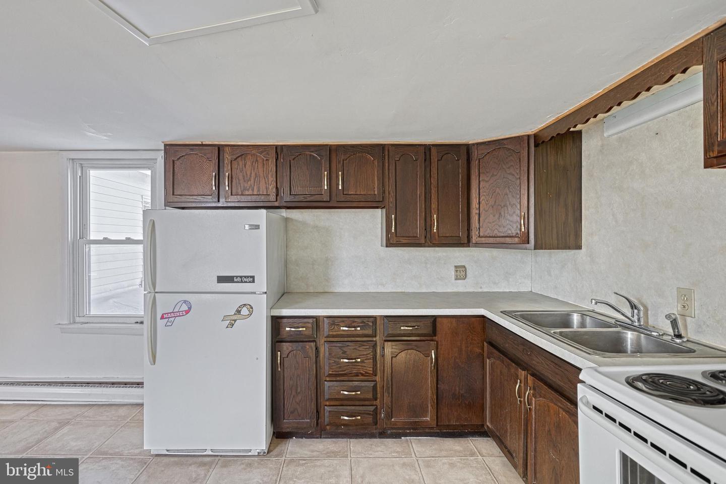 562- 564 Race St Property Photo 38