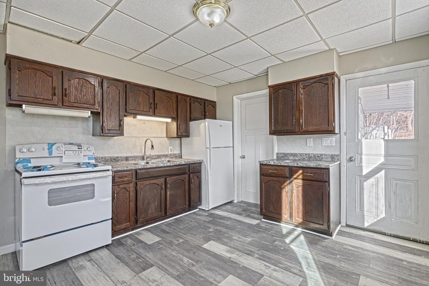 562- 564 Race St Property Photo 40