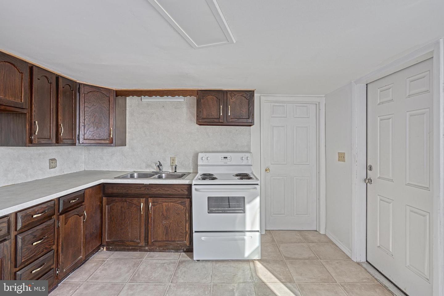 562- 564 Race St Property Photo 41