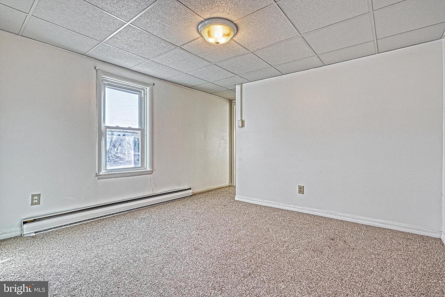 562- 564 Race St Property Photo 44
