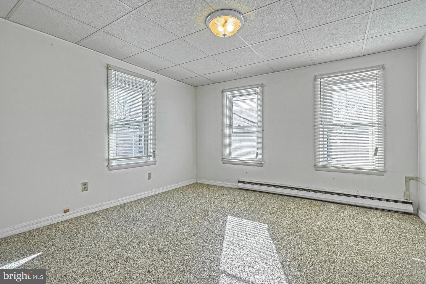 562- 564 Race St Property Photo 47