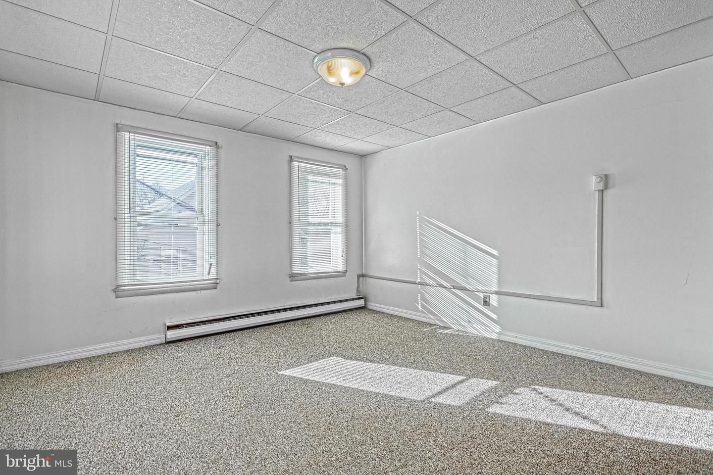 562- 564 Race St Property Photo 48