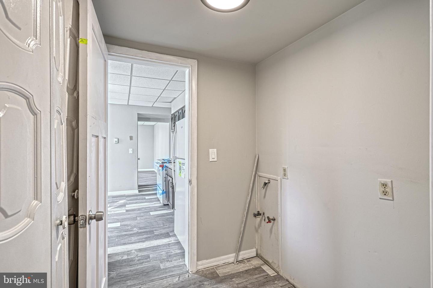 562- 564 Race St Property Photo 51