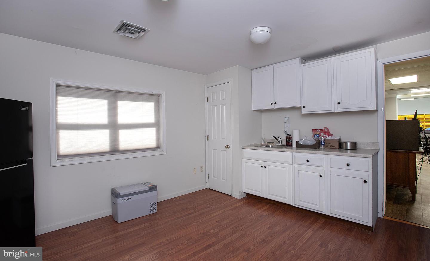 2200 Woodview Dr #unit B Property Photo 12