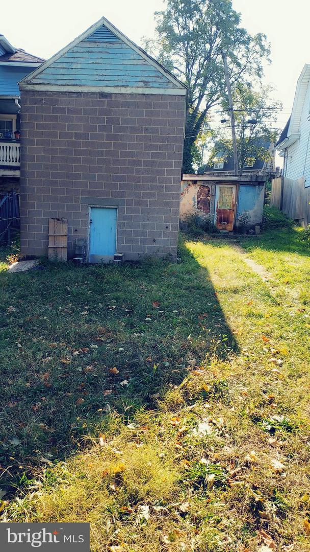 3236 Walnut Property Photo 6