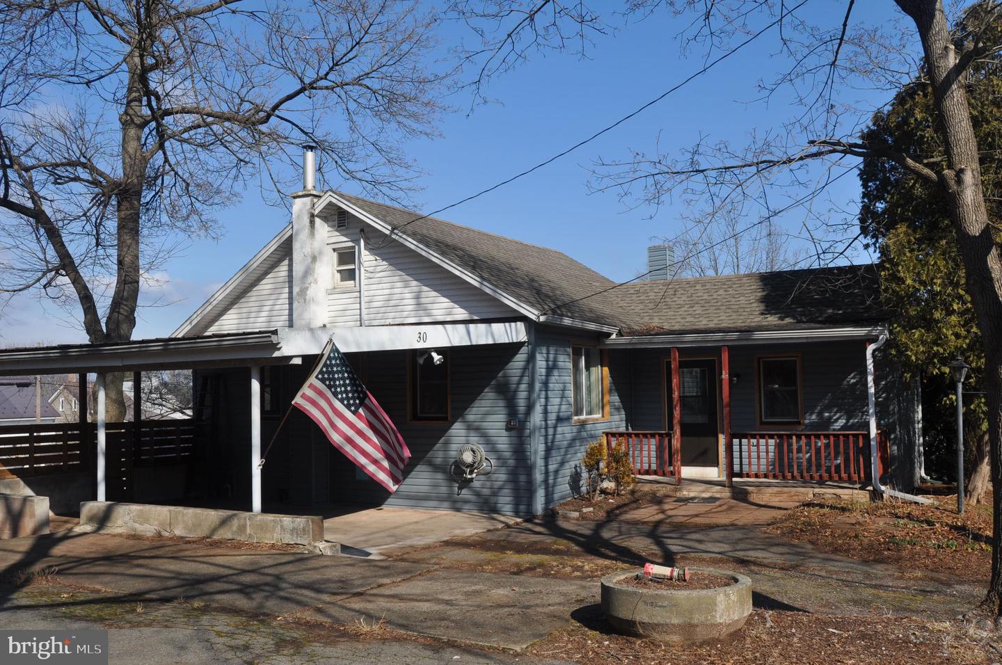 30 6th St N Property Photo