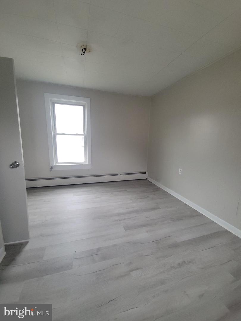507 W Market St Property Photo 15